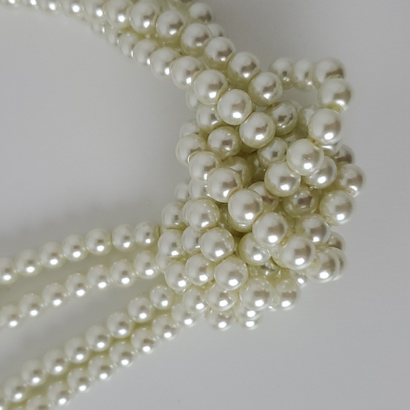 Vieste Faux Pearl Knot Necklace - Picture 7 of 17